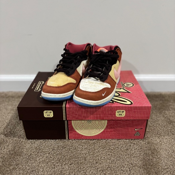 Women’s Nike Dunk Mid x Social Status Chocolate Milk - Picture 3 of 5